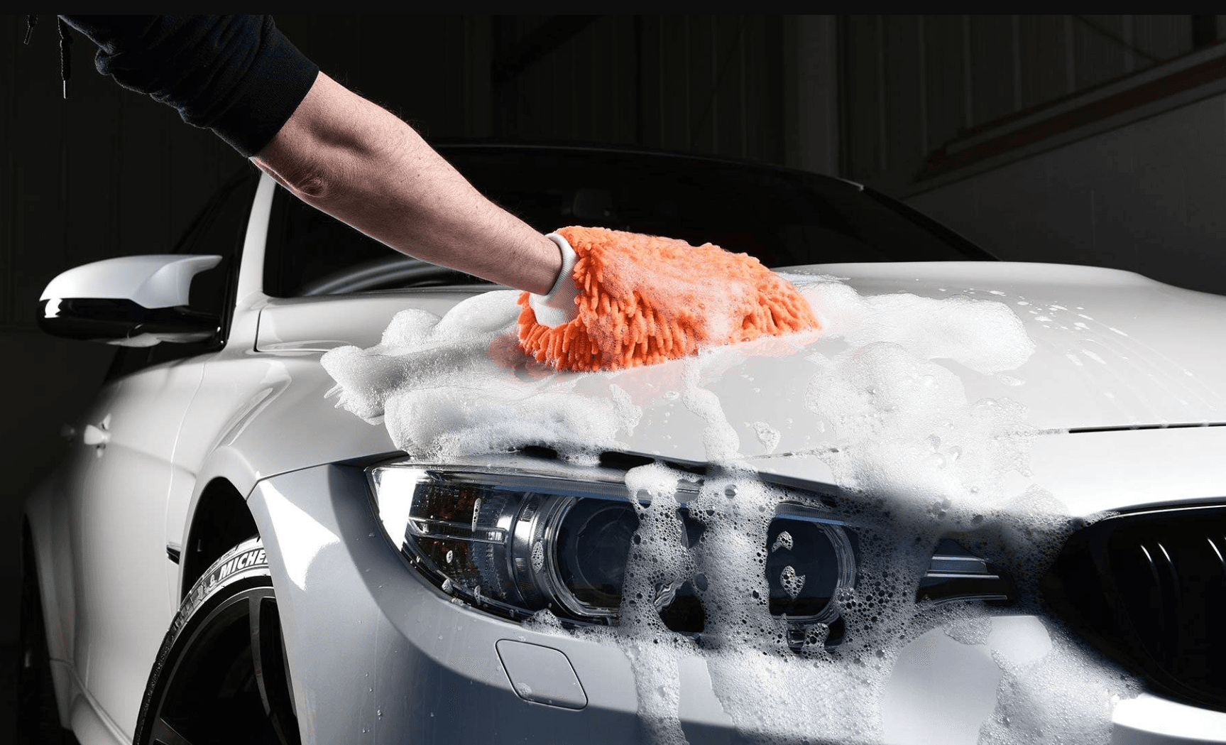 Kako da sačuvate boju 
i sjaj Vašeg 
automobila?