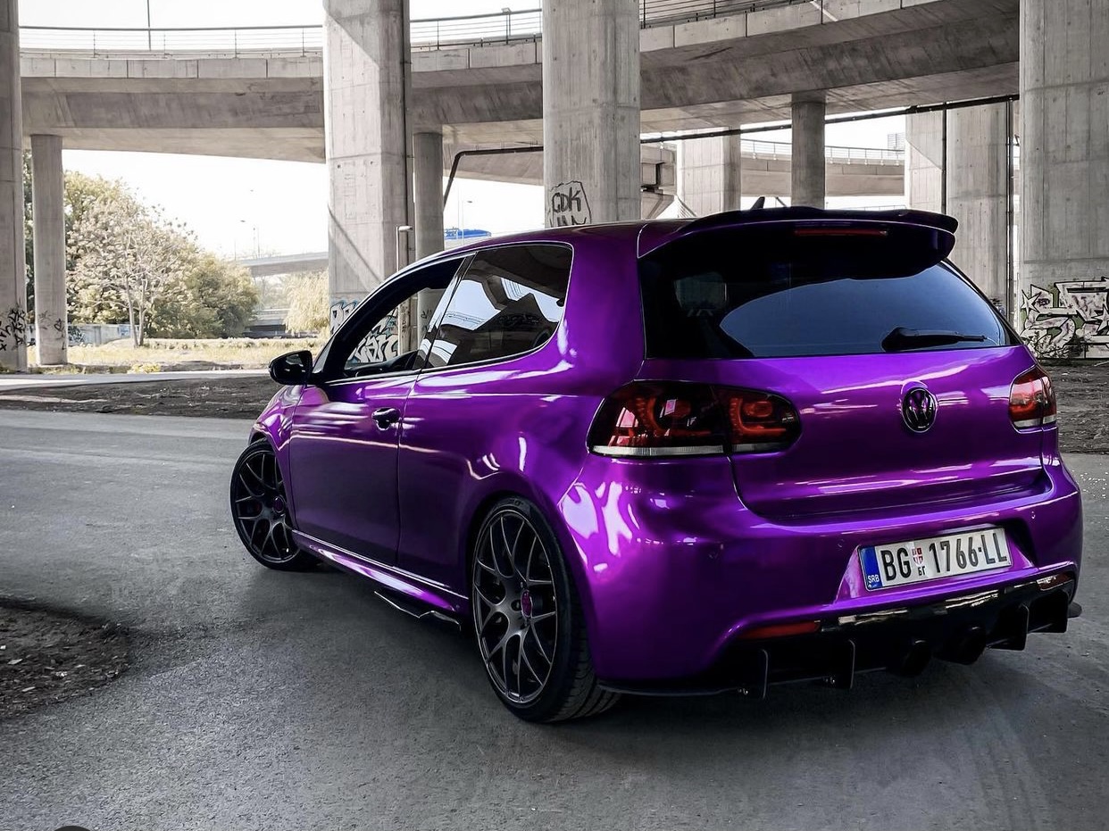 Ljubičasta boja automobila i auto folije